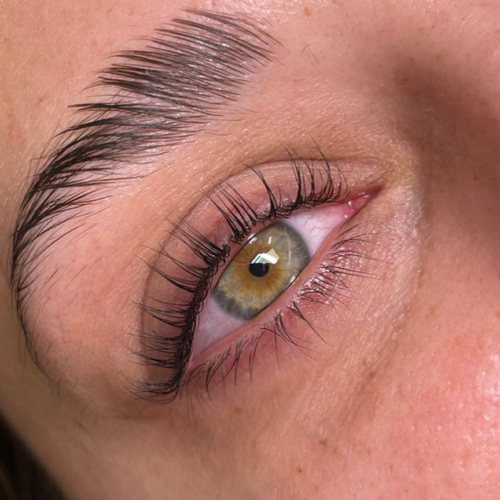 Lash lift and tint