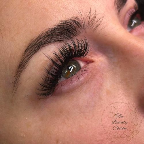 Wispy fairy lashes