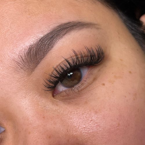 Wispy fairy lashes