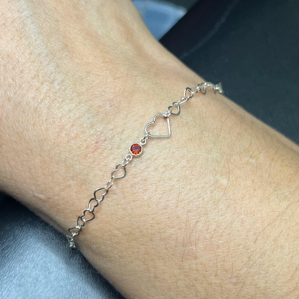 Permanent bracelet by The Beauty Cocoon